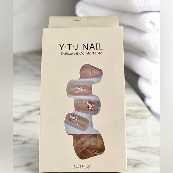 Press-On Nails 24pc Set $6 ea or 2 for $9 or 4 for $15 Mix & Match NEW - Picture 1 of 6